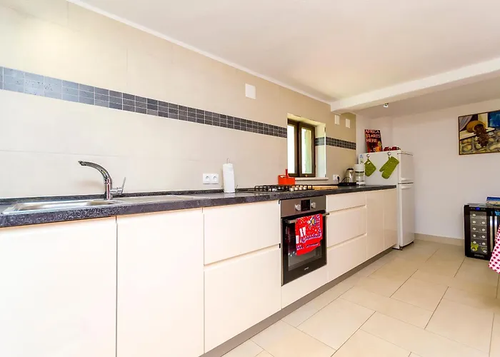 House Stella بيت للعطل