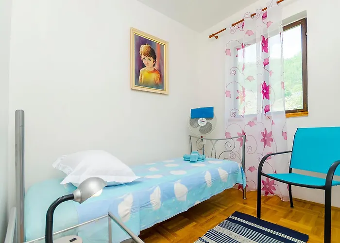 House Stella بيت للعطل